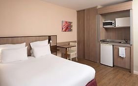 Comfort Suites Rive Gauche Lyon Centre 3*